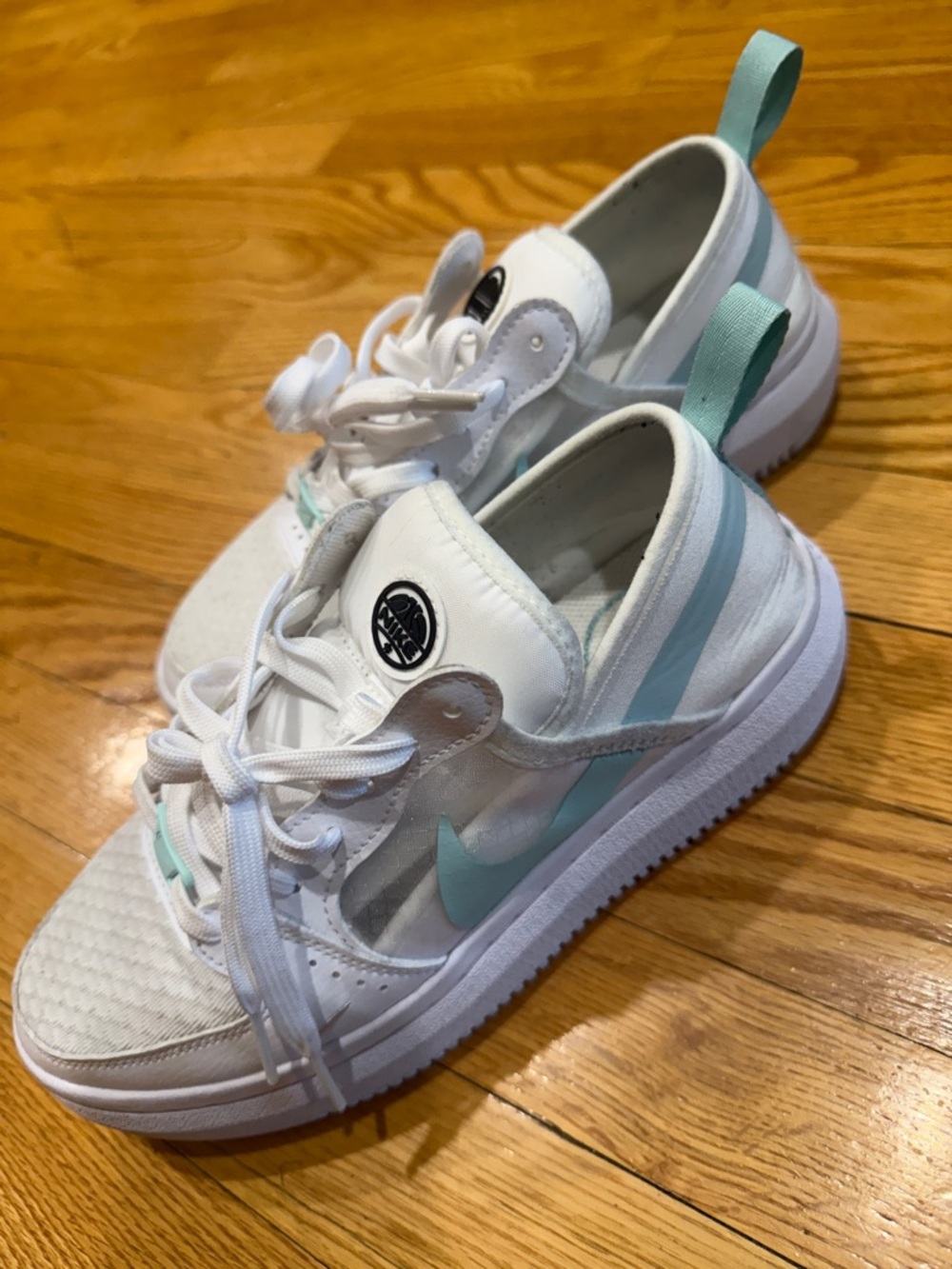 Nike Women's White Sneakers with Mint Swoosh - Picture 3 of 6